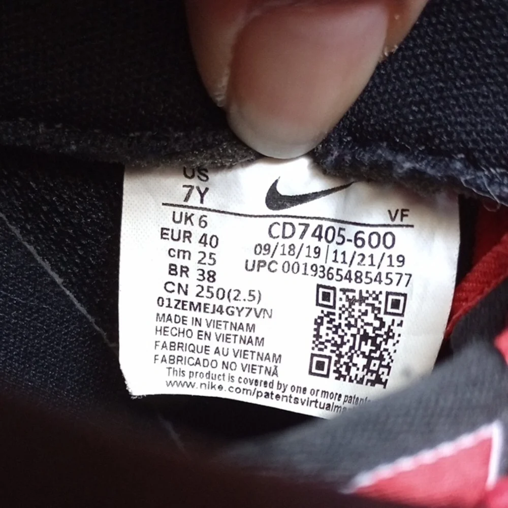 Nike AIR‎ Red and Black Women's Lace-Up Athletic Sneakers